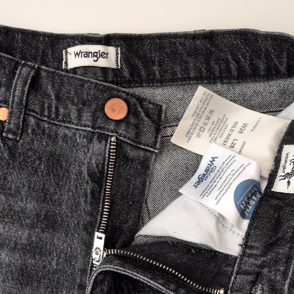 Wrangler Black Straight Jeans Classic Fit - Picture 3 of 6